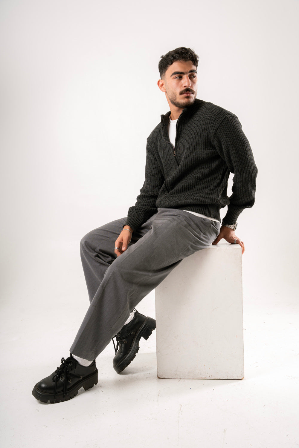 Outlyre Ribbed Zipper Knit Jacket